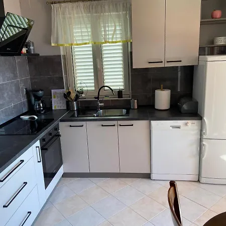 Apartament Ena