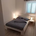 Ena *